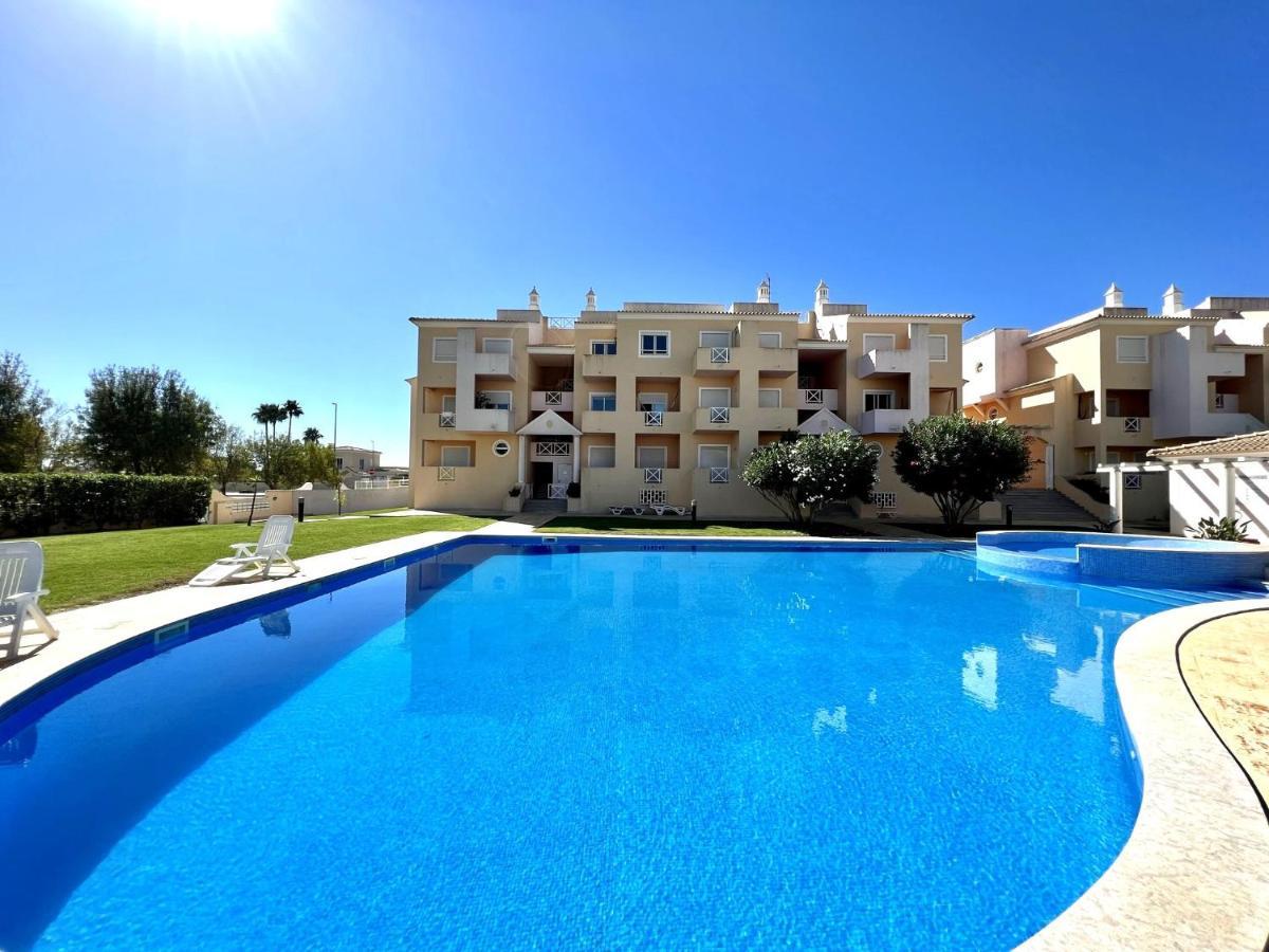 Albufeira Valley 1 With Pool By Homing Екстериор снимка